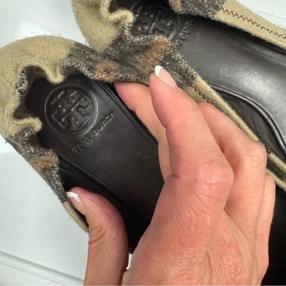 TORY BURCH Serena Plaid Medallion Logo Ballerina Flats. - Picture 8 of 10